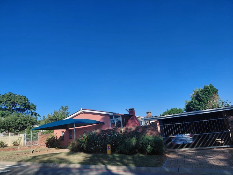 4 Bedroom Property for Sale in Bothasrus Eastern Cape